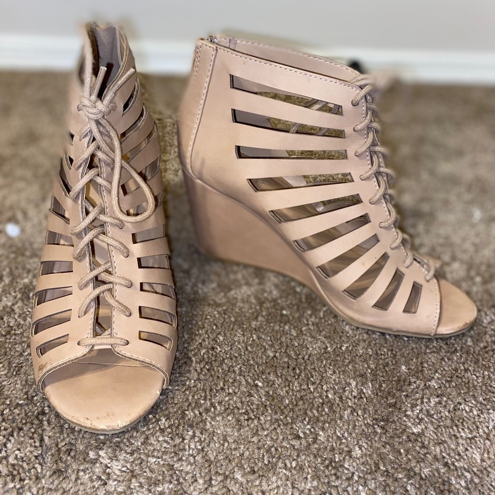 Nude Wedges - Picture 2 of 2